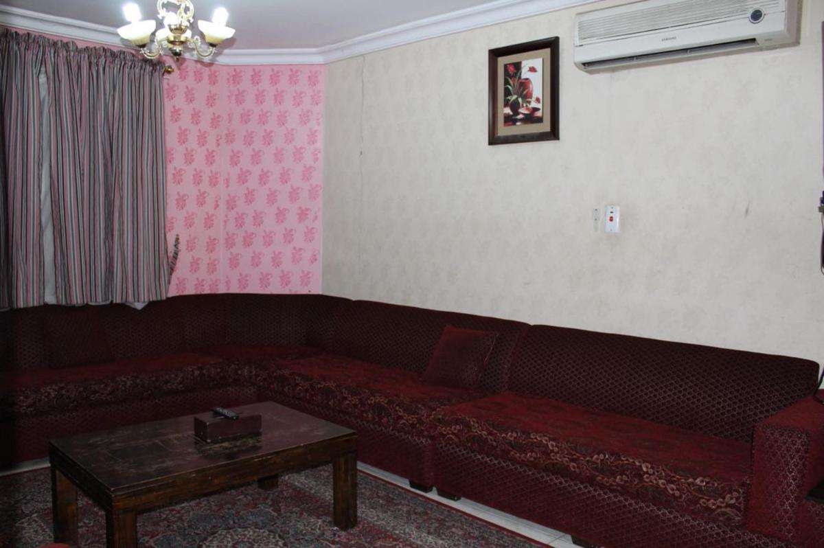 Popular attractions Area Nearby Property